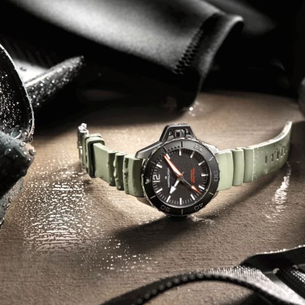 Hamilton Khaki Navy Frogman automatic watch black dial green rubber strap 41 mm H77455331