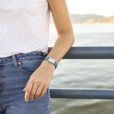 Hamilton American Classic Ardmore quartz watch silver dial blue leather strap 18,7 x 27 mm