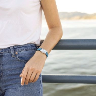 Hamilton American Classic Ardmore quartz watch silver dial blue leather strap 18,7 x 27 mm