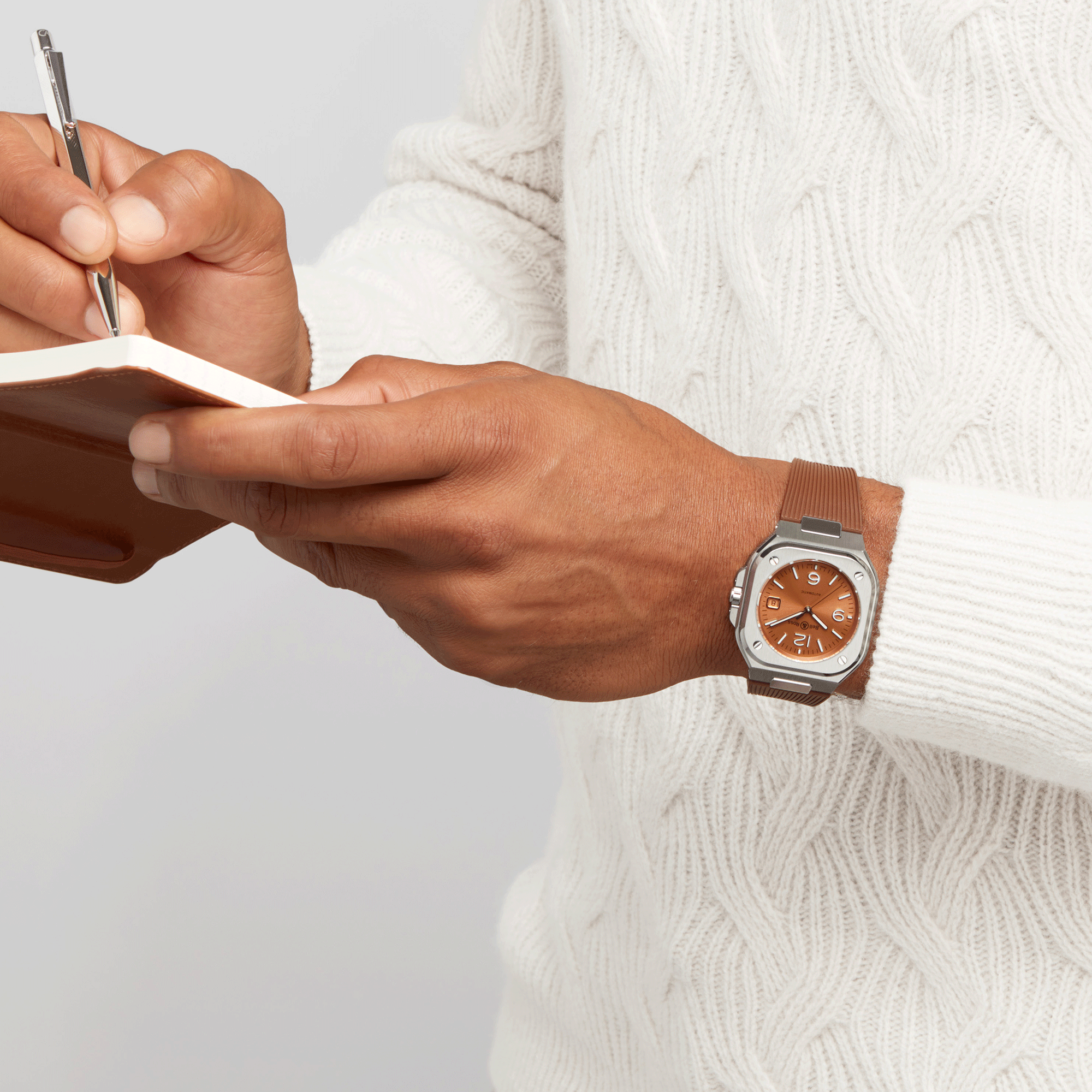 Montre Bell & Ross BR 05 Copper Brown automatique cadran marron bracelet caoutchouc 40 mm