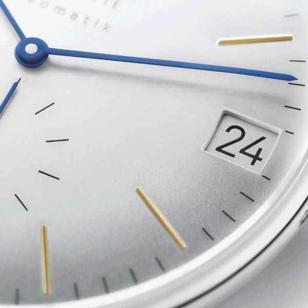 Montre Nomos Orion Neomatik 175 Years automatique cadran galvanisé bracelet cuir noir 40,5 mm 365.S1