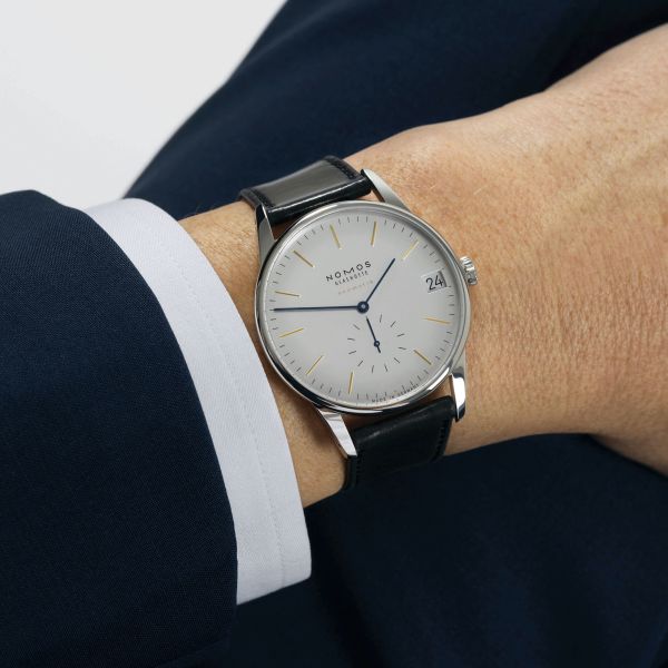 Montre Nomos Orion Neomatik 175 Years automatique cadran galvanisé bracelet cuir noir 40,5 mm 365.S1