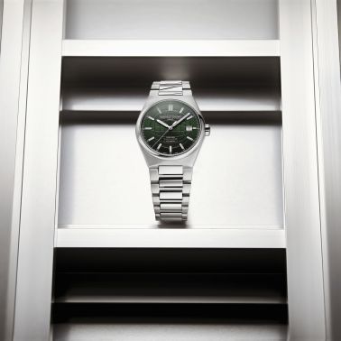 Montre Frédérique Constant Highlife automatique COSC cadran vert bracelet acier 39 mm