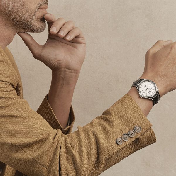 Montre Baume et Mercier Clifton Baumatic COSC cadran blanc bracelet cuir alligator noir 40 mm 10518