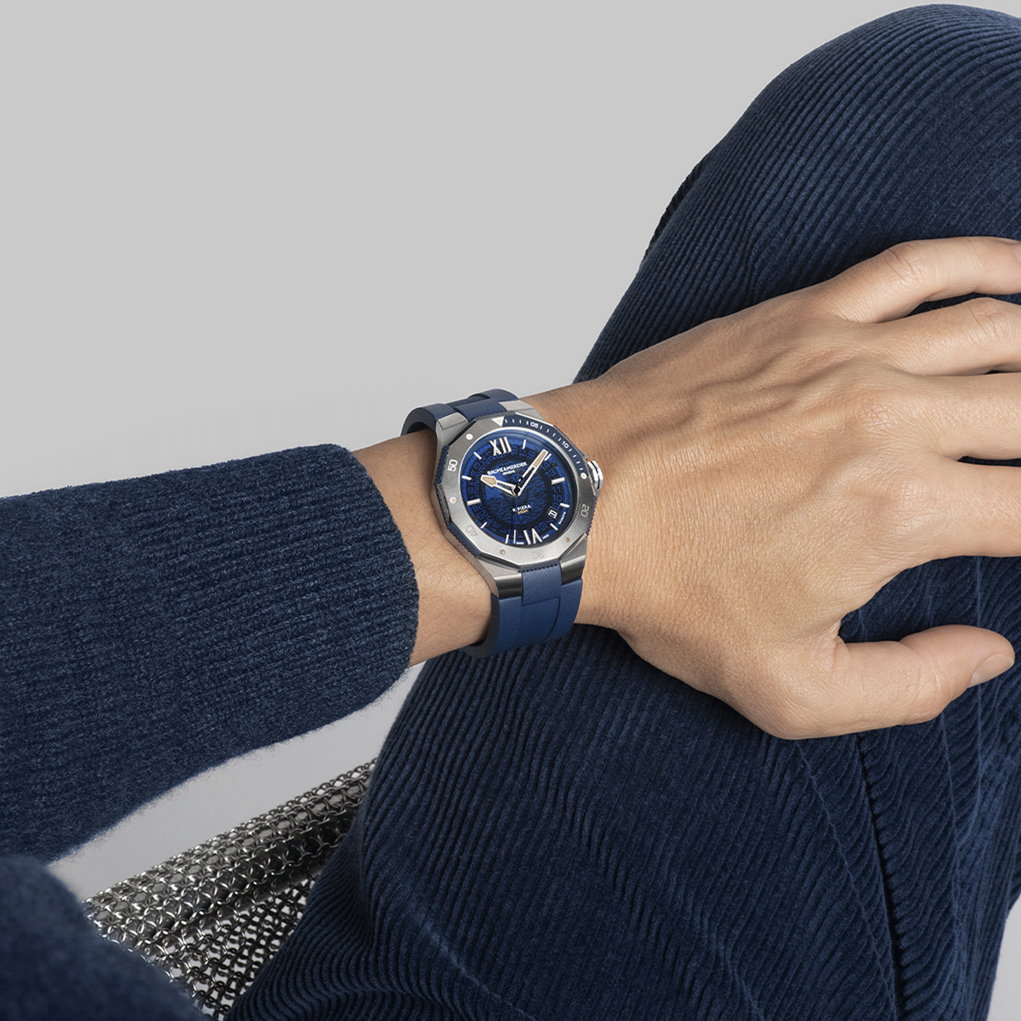 Baume et Mercier Riviera watch automatic blue dial blue rubber strap 42 mm