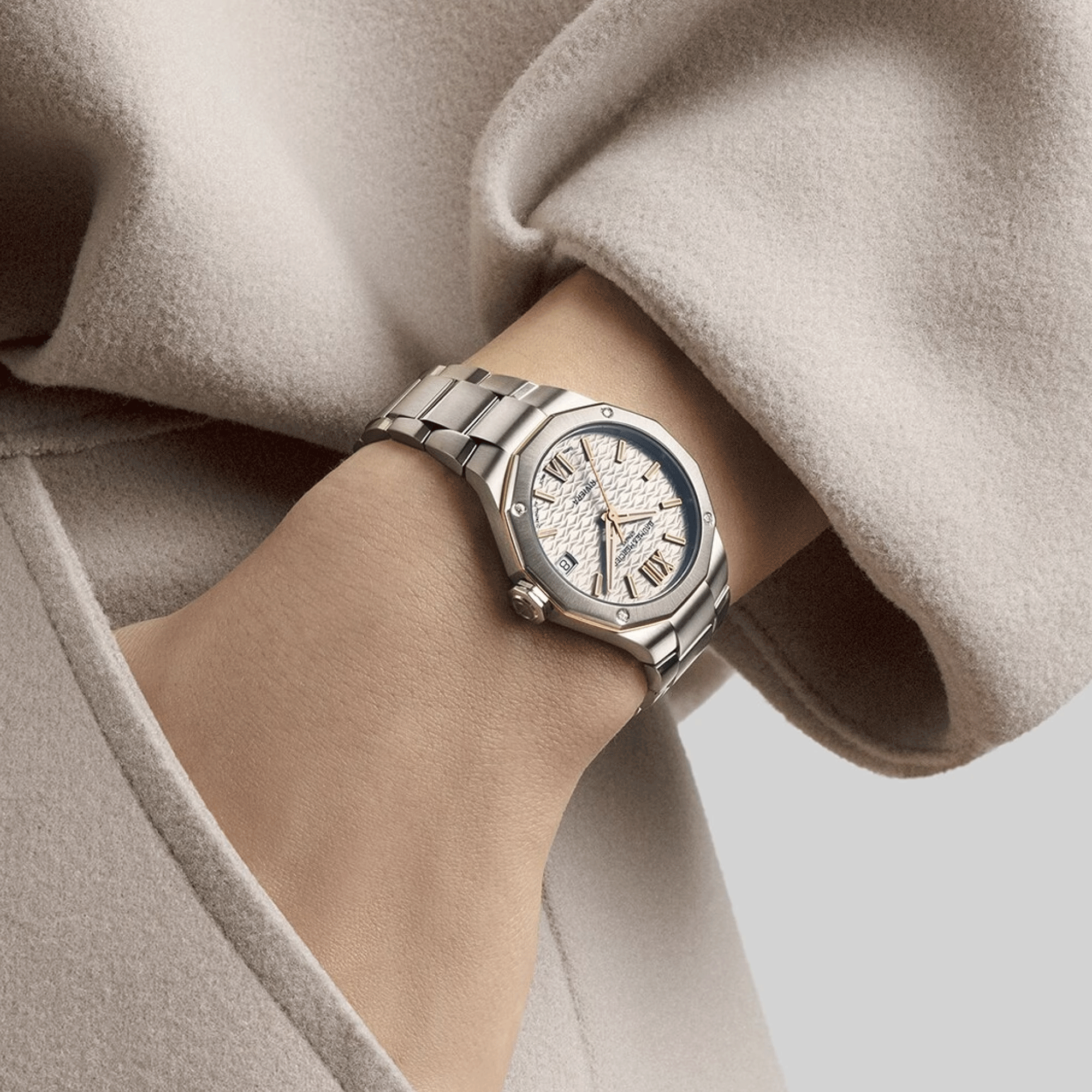 Montre Baume et Mercier Riviera quartz cadran doré bracelet acier 33 mm 10730