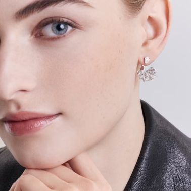 Boucles d'oreilles Dior Couture en or blanc et diamants JBAR94104