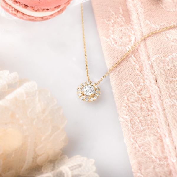 Lepage Coquette necklace in yellow gold and diamonds