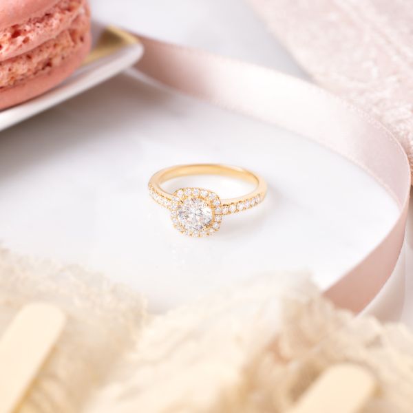 Solitaire Lepage Madame Rose en or jaune et diamants