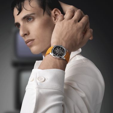 Mido Multifort TV Big Date automatic watch grey dial orange rubber strap 40 mm