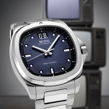 Montre Mido Multifort TV Big Date automatique cadran bleu bracelet acier 40 mm M049.526.11.041.00