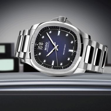 Montre Mido Multifort TV Big Date automatique cadran bleu bracelet acier 40 mm M049.526.11.041.00