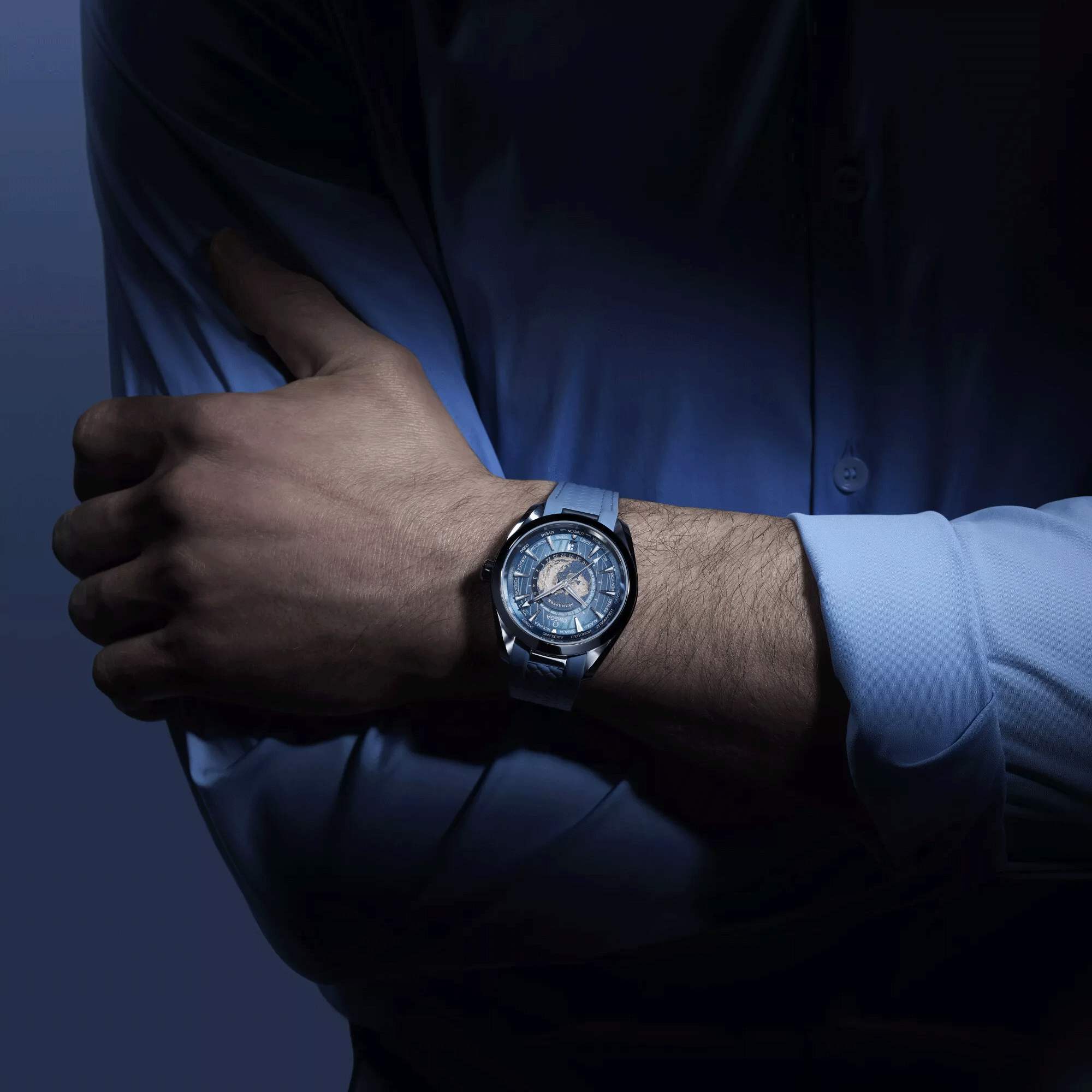 Montre Omega Seamaster Aqua Terra 150M GMT Worldtimer 75ème Anniversaire Co-Axial Master Chronometer bracelet caoutchouc 43 mm