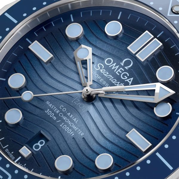 Montre Omega Seamaster Diver 300M 75ème Anniversaire Co-Axial Master Chronometer cadran bleu bracelet caoutchouc 42 mm