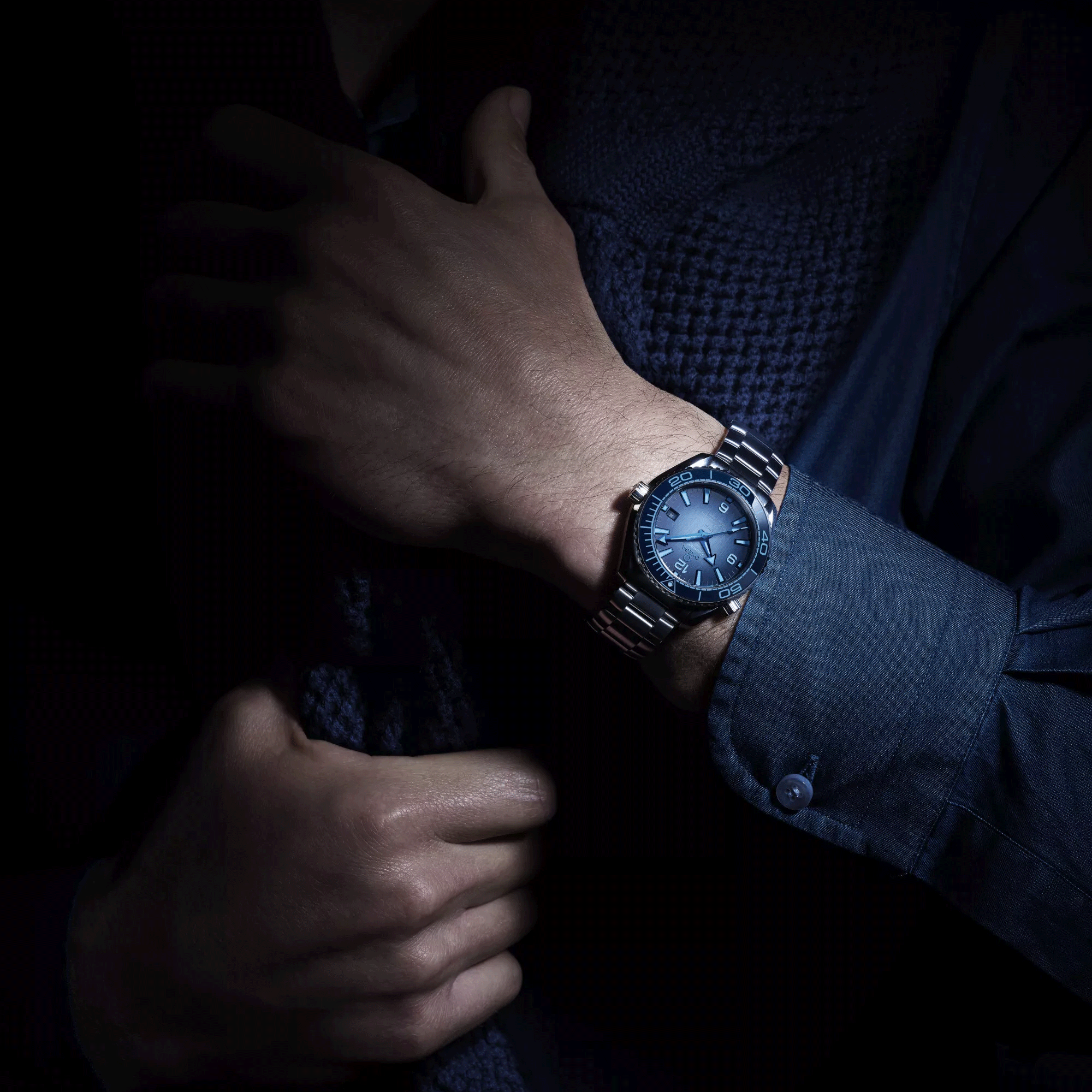 Montre Omega Seamaster Planet Ocean 600m 75ème Anniversaire Co-Axial Master Chronometer cadran bleu bracelet acier 39,5 mm