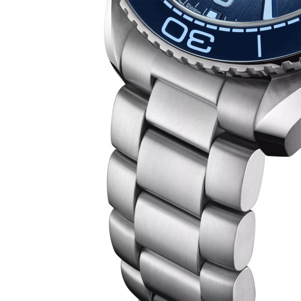 Montre Omega Seamaster Planet Ocean 600m 75ème Anniversaire Co-Axial Master Chronometer cadran bleu bracelet acier 39,5 mm