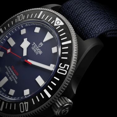 Montre Tudor Pelagos FXD Alinghi Red Bull Racing Edition automatique cadran bleu bracelet tissu bleu 42 mm M25707KN-0001