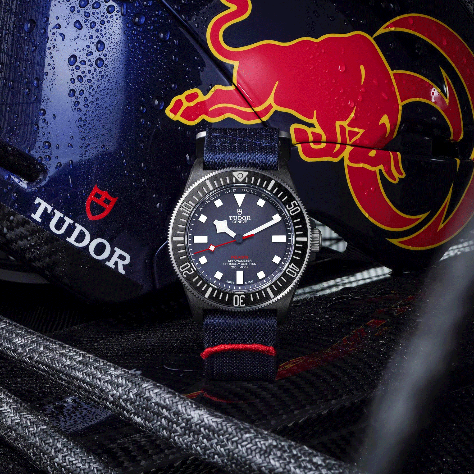 Montre Tudor Pelagos FXD Alinghi Red Bull Racing Edition automatique cadran bleu bracelet tissu bleu 42 mm M25707KN-0001