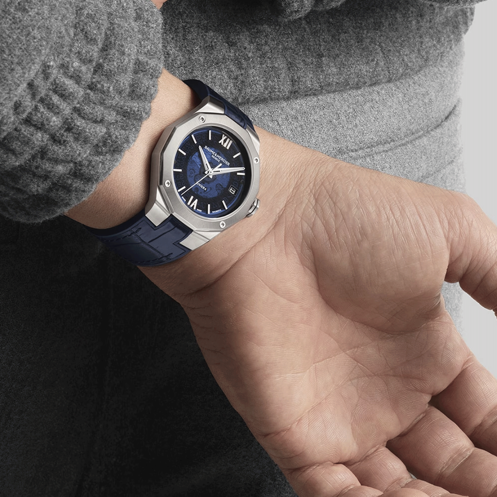 Montre Baume et Mercier Riviera automatique cadran bleu bracelet cuir bleu 39 mm 10714