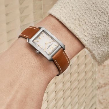 Montre Baume et Mercier Hampton quartz cadran blanc bracelet cuir veau marron 10472