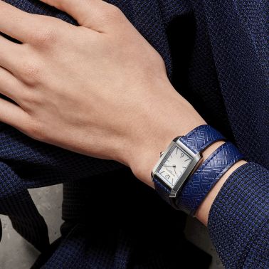 Baume et Mercier Hampton quartz watch silver dial blue leather strap 35 x 22 mm