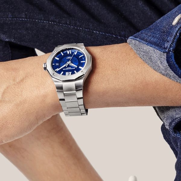 Watch Baume et Mercier Riviera automatic night blue dial steel bracelet 42 mm