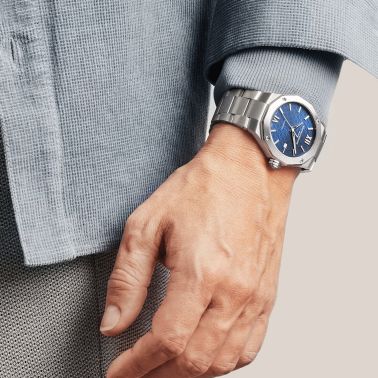 Montre Baume et Mercier Riviera automatique cadran bleu bracelet acier 42 mm 10620