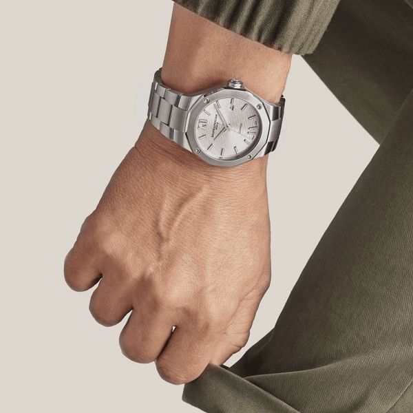 Watch Baume et Mercier Riviera automatic white dial steel bracelet 42 mm