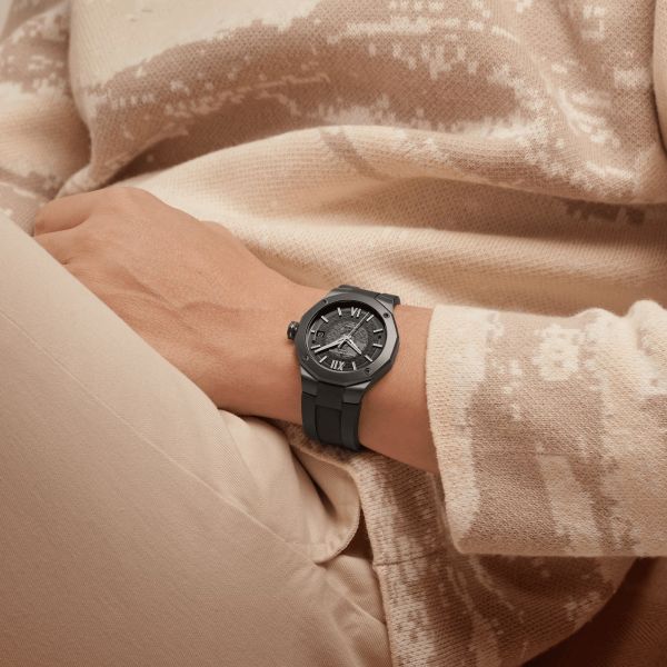 Montre Baume et Mercier Riviera ADLC noir automatique cadran noir bracelet caoutchouc noir 42 mm 10617