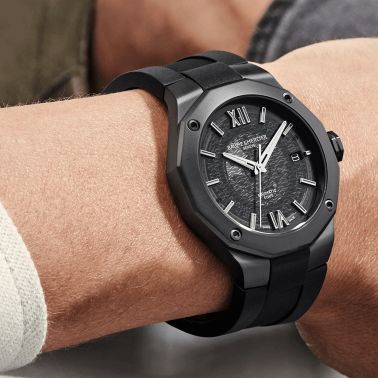 Watch Baume et Mercier Riviera ADLC black automatic dial black rubber strap 42 mm