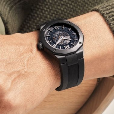 Montre Baume et Mercier Riviera ADLC noir automatique cadran noir bracelet caoutchouc noir 42 mm 10617