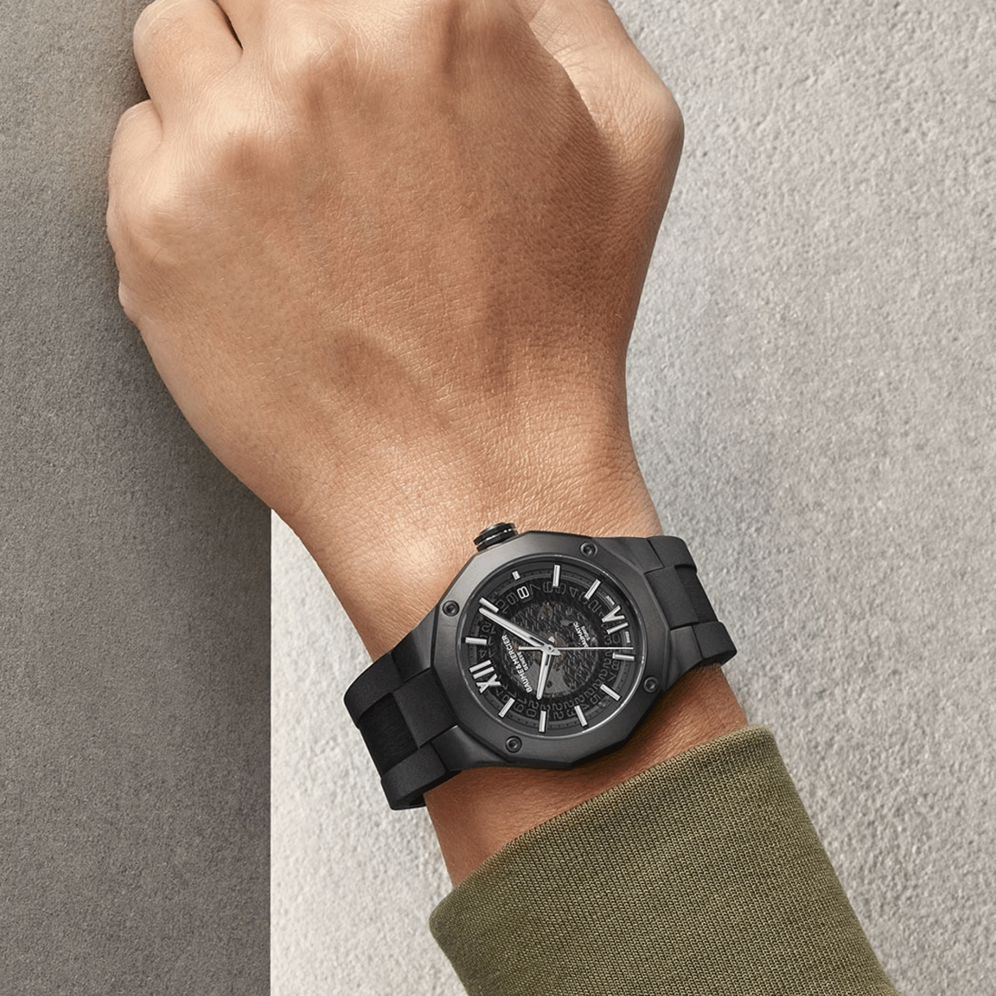 Montre Baume et Mercier Riviera ADLC noir automatique cadran noir bracelet caoutchouc noir 42 mm 10617