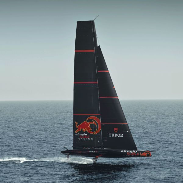 Montre Tudor Pelagos FXD Alinghi Red Bull Racing Edition automatique cadran bleu bracelet tissu bleu 42 mm M25707KN-0001