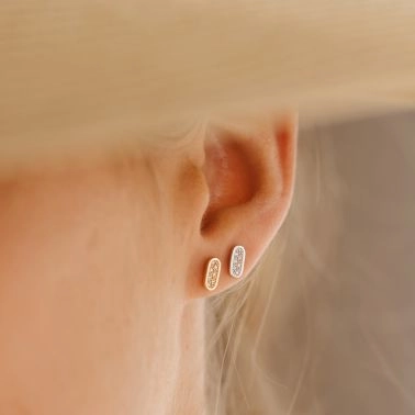 So Shocking Première fois Earrings pink gold and diamonds