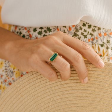 Bague So Shocking Première fois en or jaune et malachite