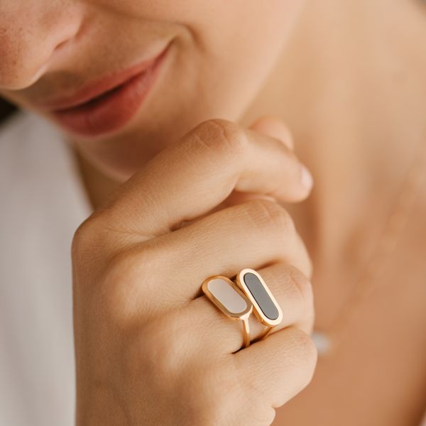 So Shocking Première fois Ring pink gold and onyx