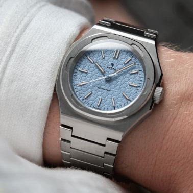 Montre Yema Urban Traveller automatique cadran bleu bracelet acier 39 mm YWTR23-GMS