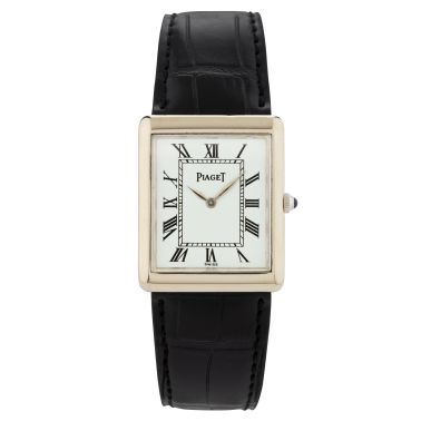 Montre Piaget 9150 en Or Blanc et cadran laqué mécanique 23 x 28 mm circa 1970