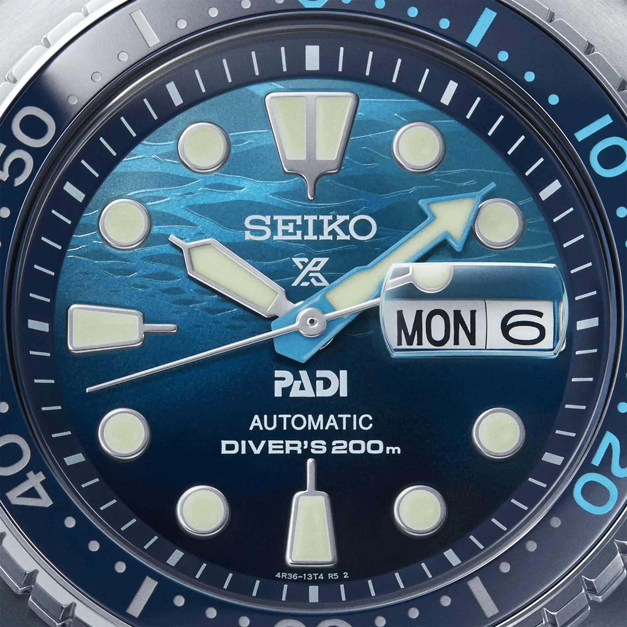 Seiko Prospex Automatic Diver's " King Turtle Great Blue" PADI blue dial steel bracelet 45 mm