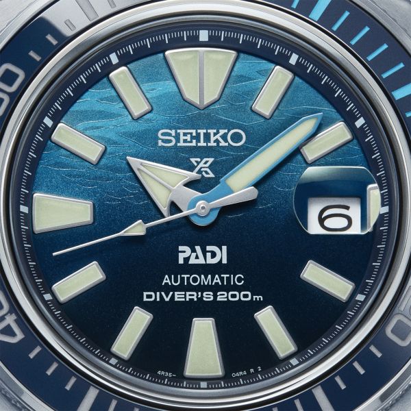 Montre Seiko Prospex Automatique Diver's "King Samouraï Great Blue" PADI cadran bleu bracelet silicone 43,8 mm