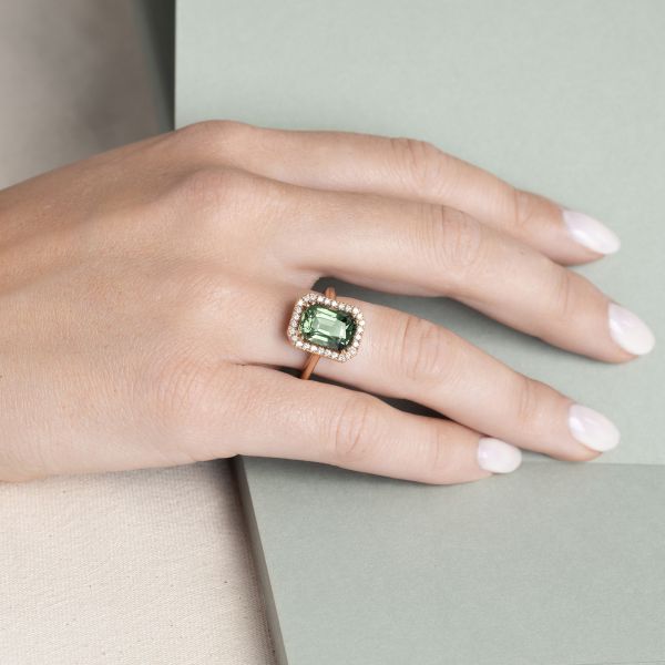 Lepage Marie Lou ring in rose gold, green sapphire and diamonds