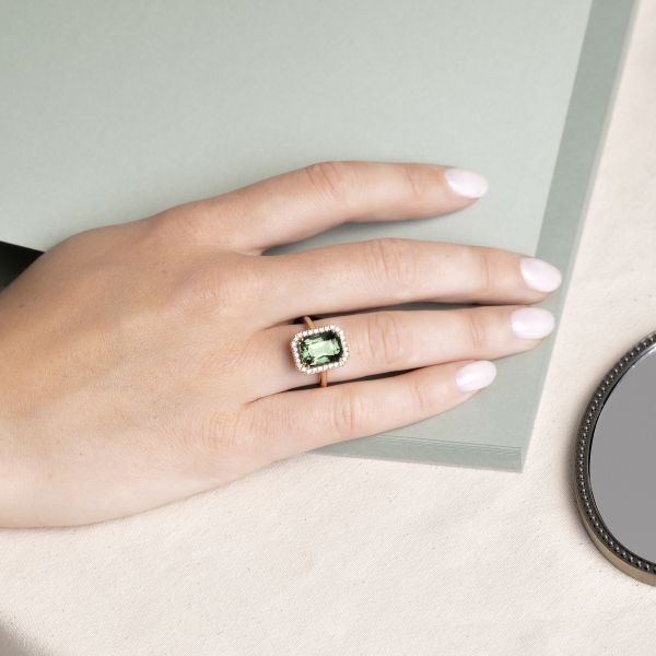 Lepage Marie Lou ring in rose gold, green sapphire and diamonds