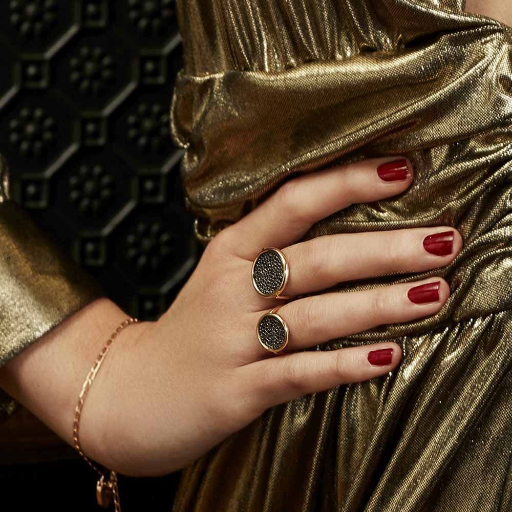 Bague Ginette NY Mini Ever Baby Disc en or rose et diamants noirs