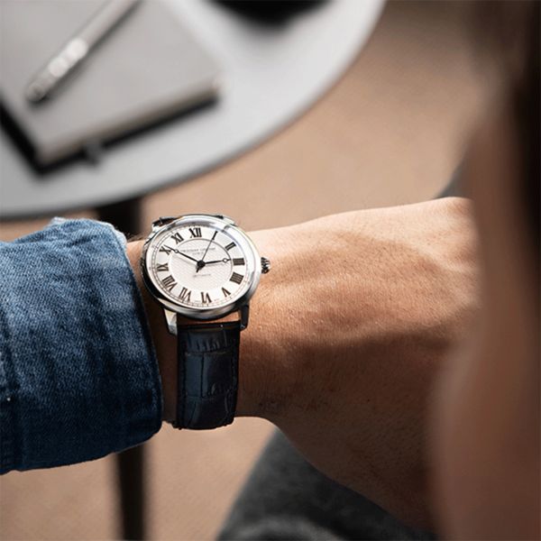 Frederique constant sales alligator strap