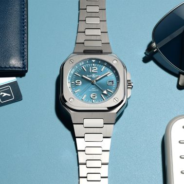 Montre Bell & Ross BR 05 GMT Sky Blue automatique cadran bleu bracelet acier 41 mm