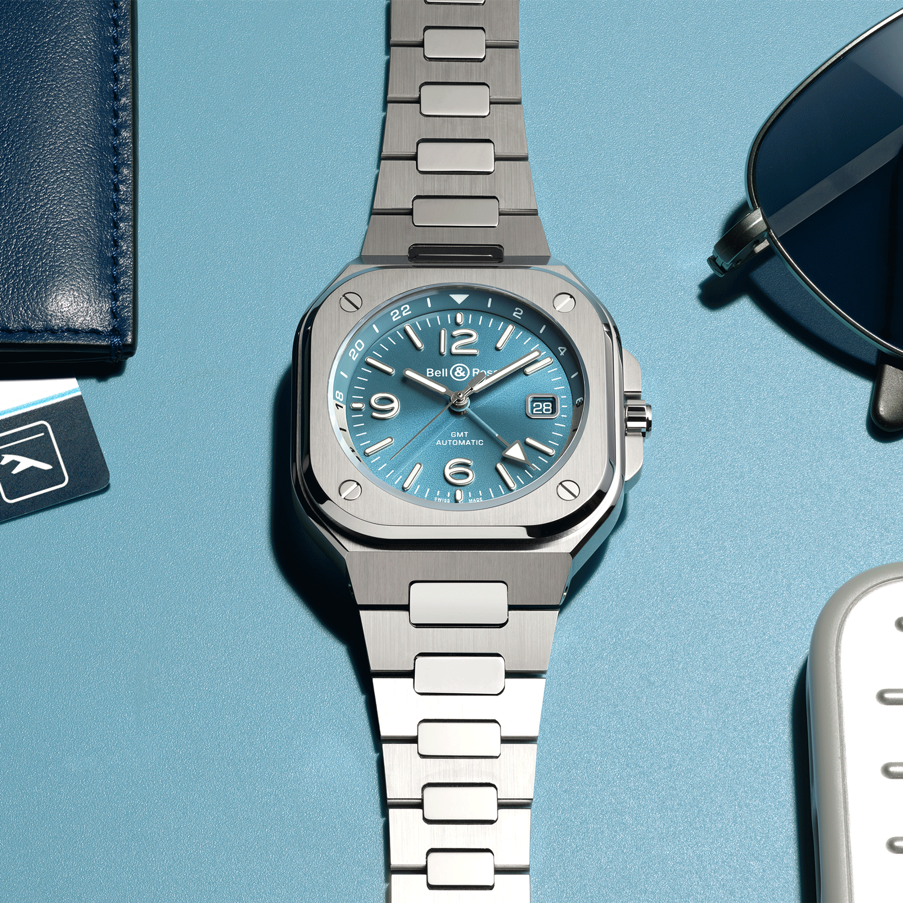 Montre Bell & Ross BR 05 GMT Sky Blue automatique cadran bleu bracelet acier 41 mm