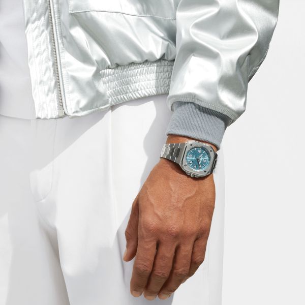 Montre Bell & Ross BR 05 GMT Sky Blue automatique cadran bleu bracelet acier 41 mm