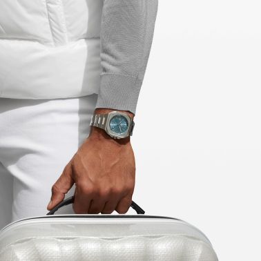 Montre Bell & Ross BR 05 GMT Sky Blue automatique cadran bleu bracelet acier 41 mm