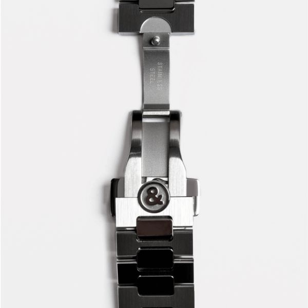 Montre Bell & Ross BR 05 GMT Sky Blue automatique cadran bleu bracelet acier 41 mm