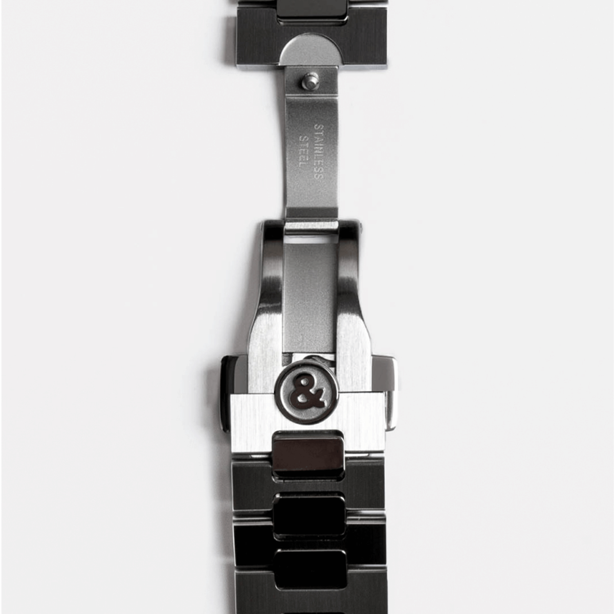 Montre Bell & Ross BR 05 GMT Sky Blue automatique cadran bleu bracelet acier 41 mm